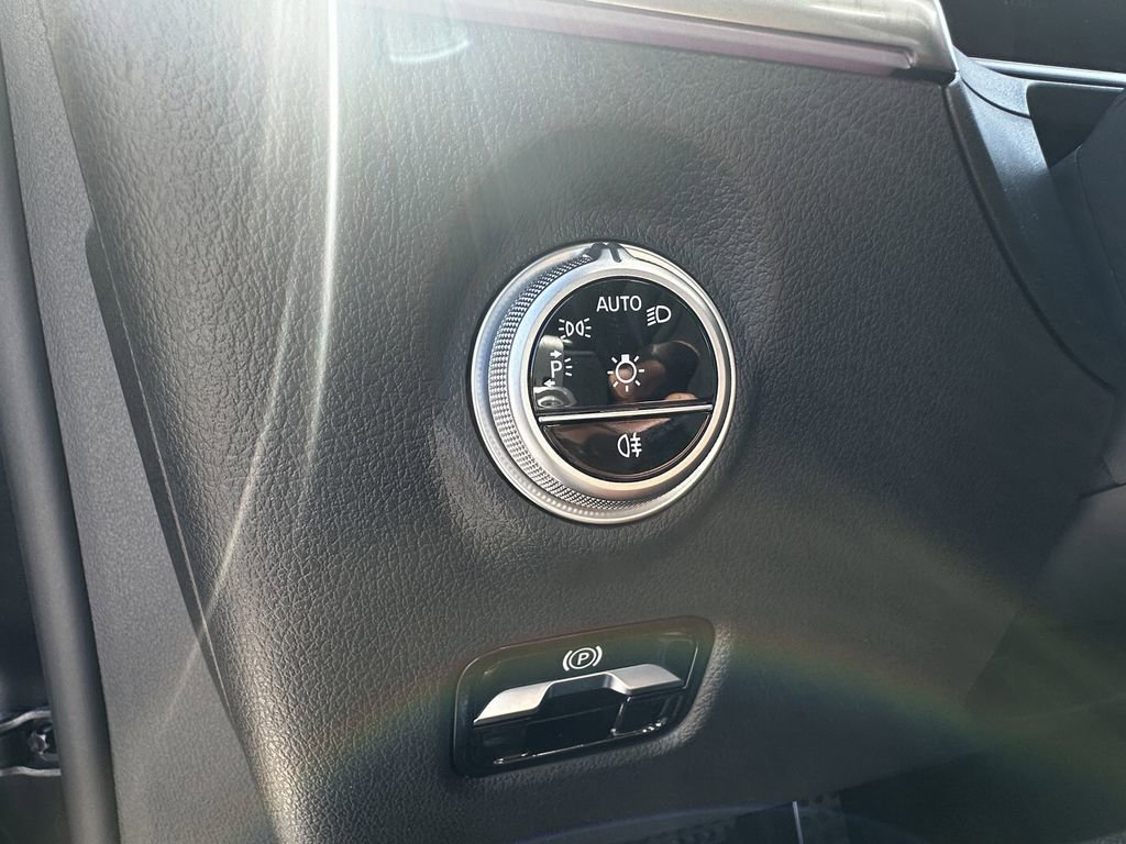 2025 Mercedes-Benz C 300 Sedan