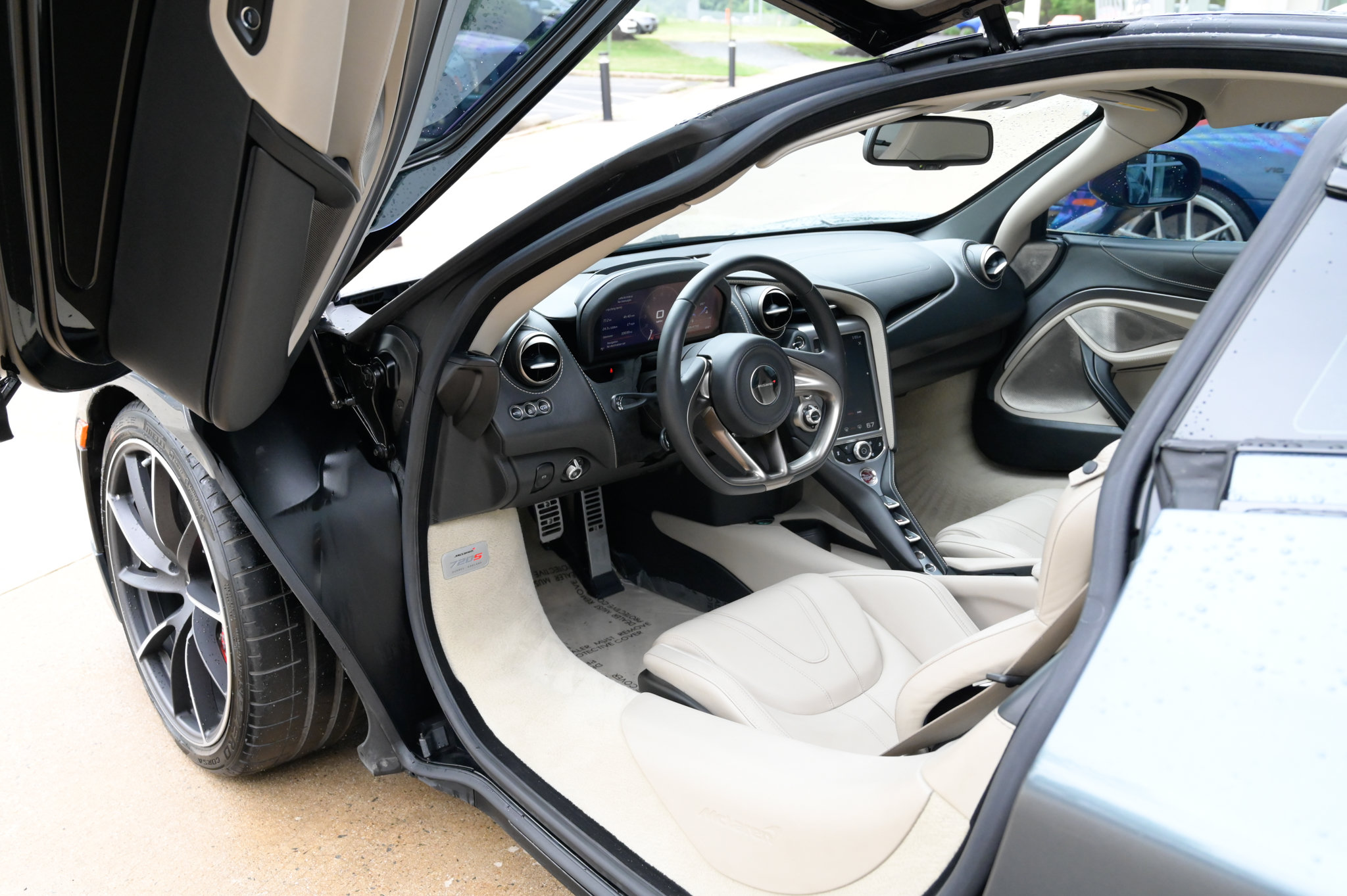 Used 2018 McLaren 720S Luxury photo 15