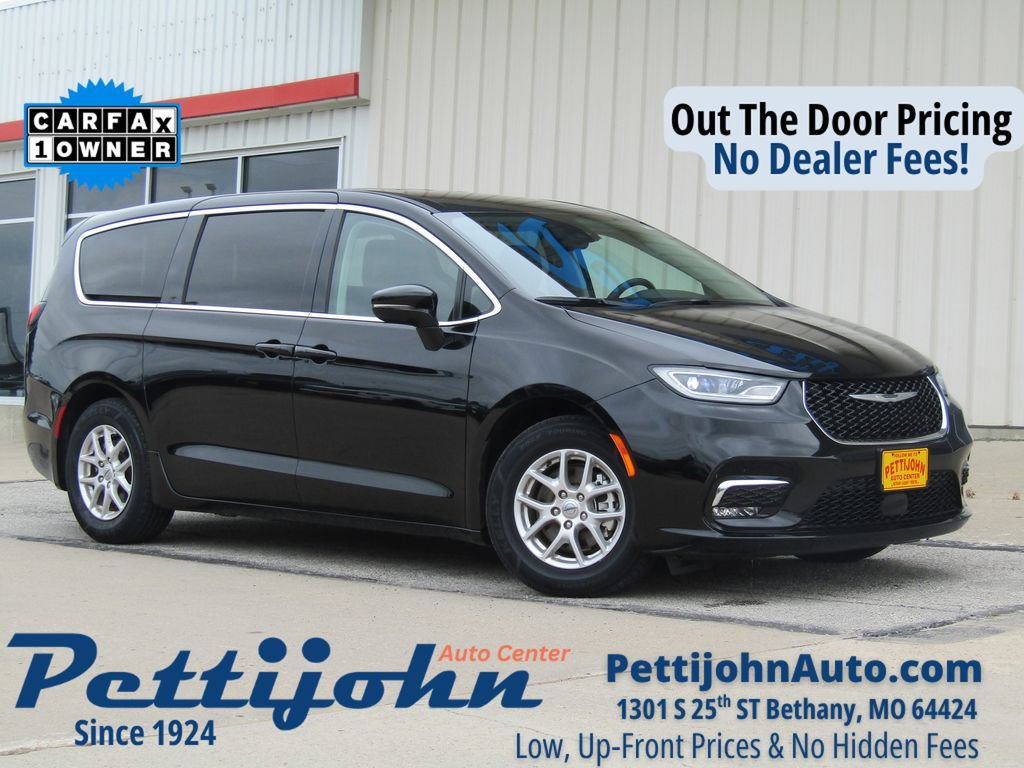 Used 2024 Chrysler Pacifica Touring-L