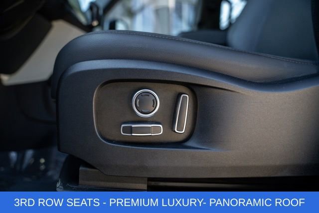 2024 Land Rover Defender 130 S