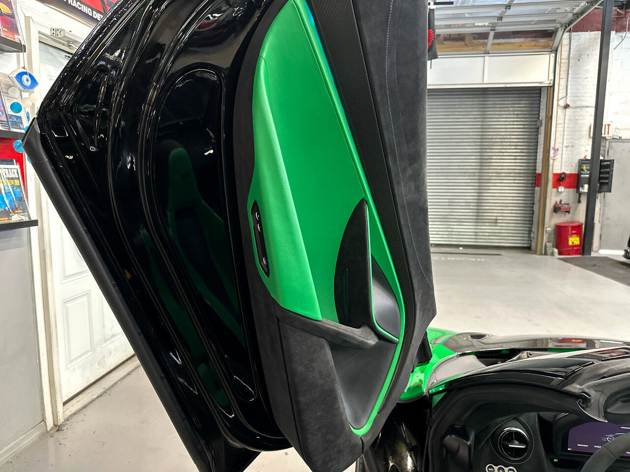 Used 2022 McLaren 765LT photo 44