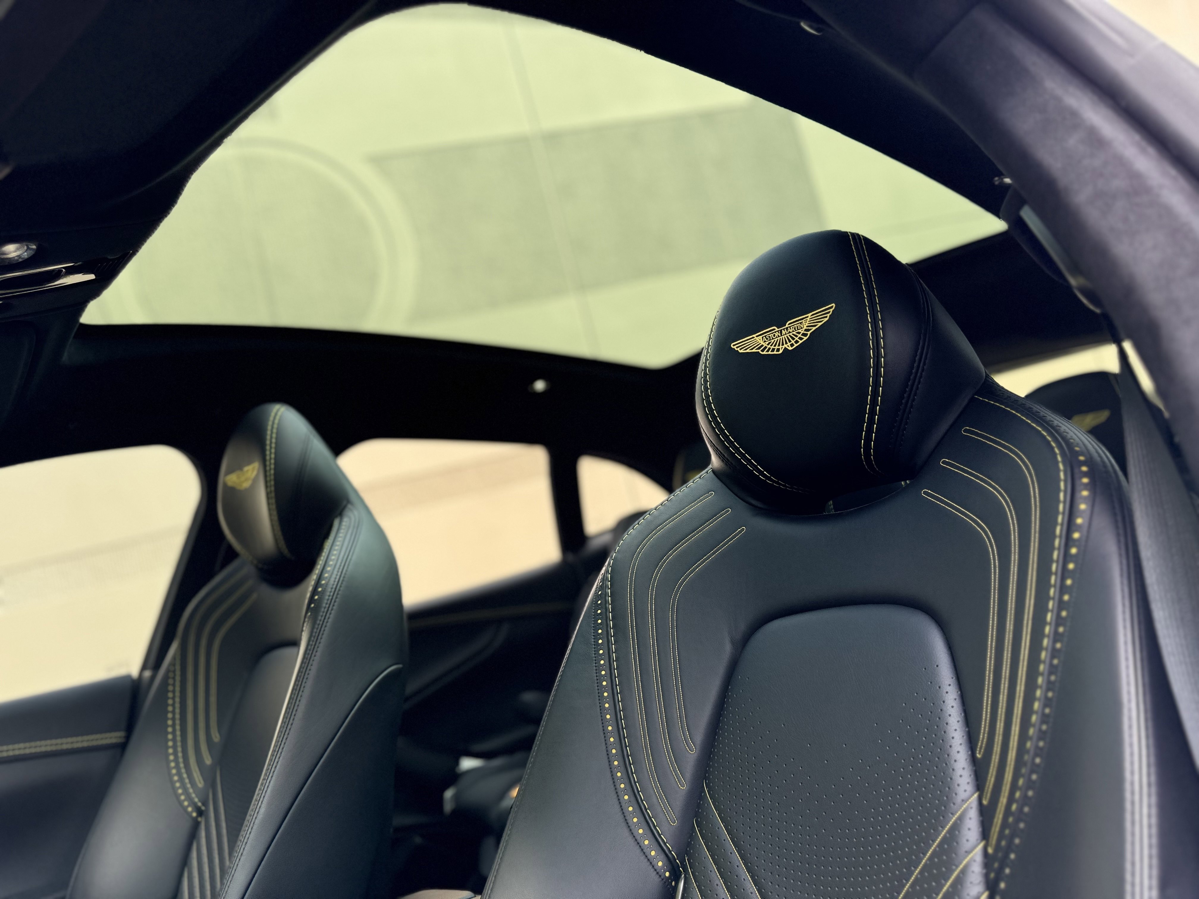 2021 Aston Martin DBX