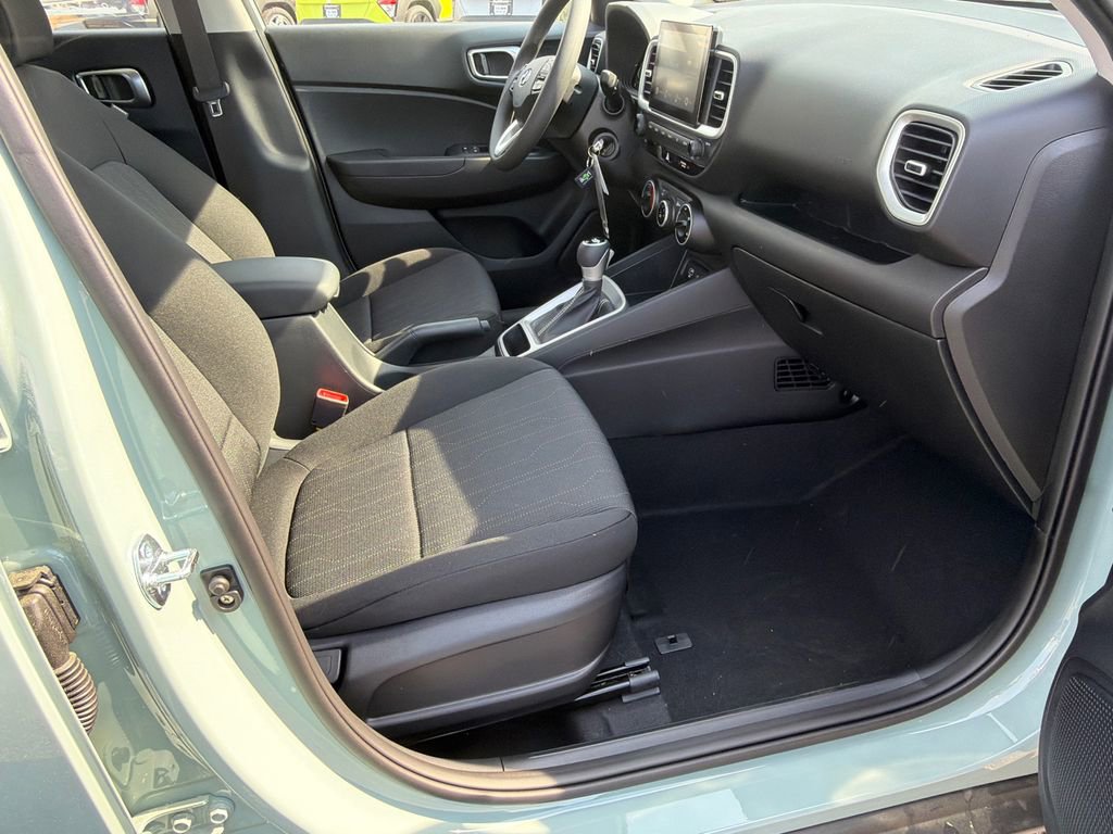 2026 Hyundai Venue SE