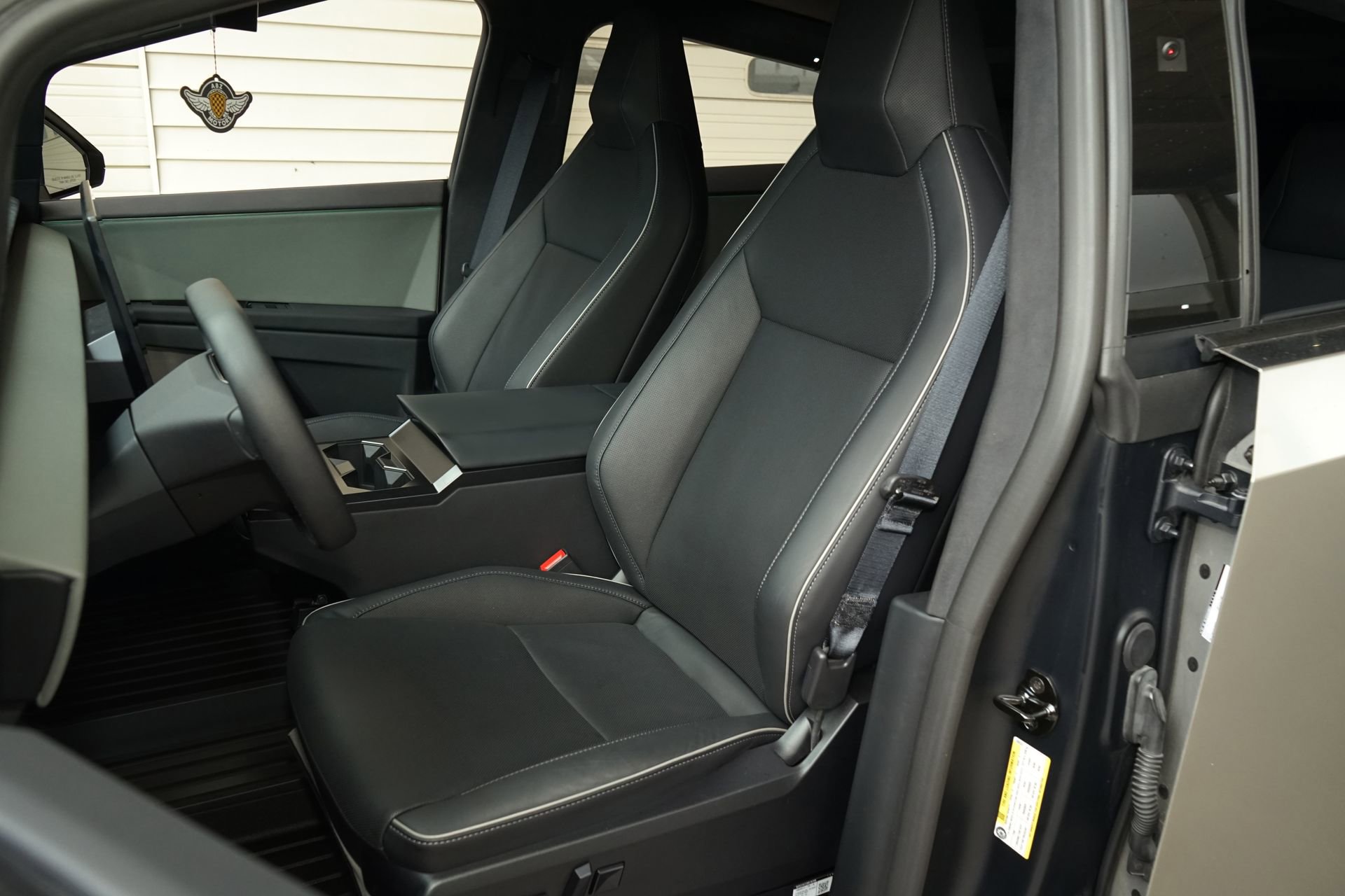 2024 Tesla Cybertruck Cyberbeast