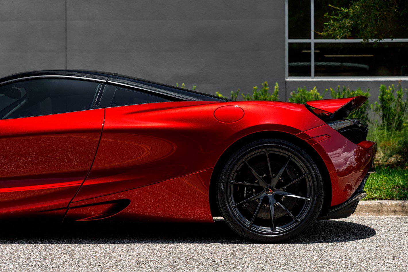 Used 2018 McLaren 720S Luxury photo 16