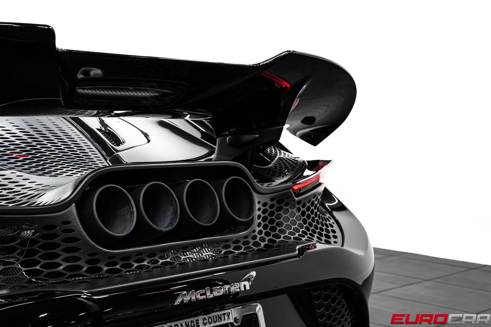 Used 2022 McLaren 765LT photo 24