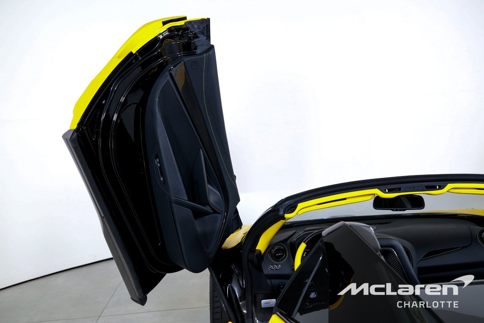 Used 2022 McLaren 765LT photo 12