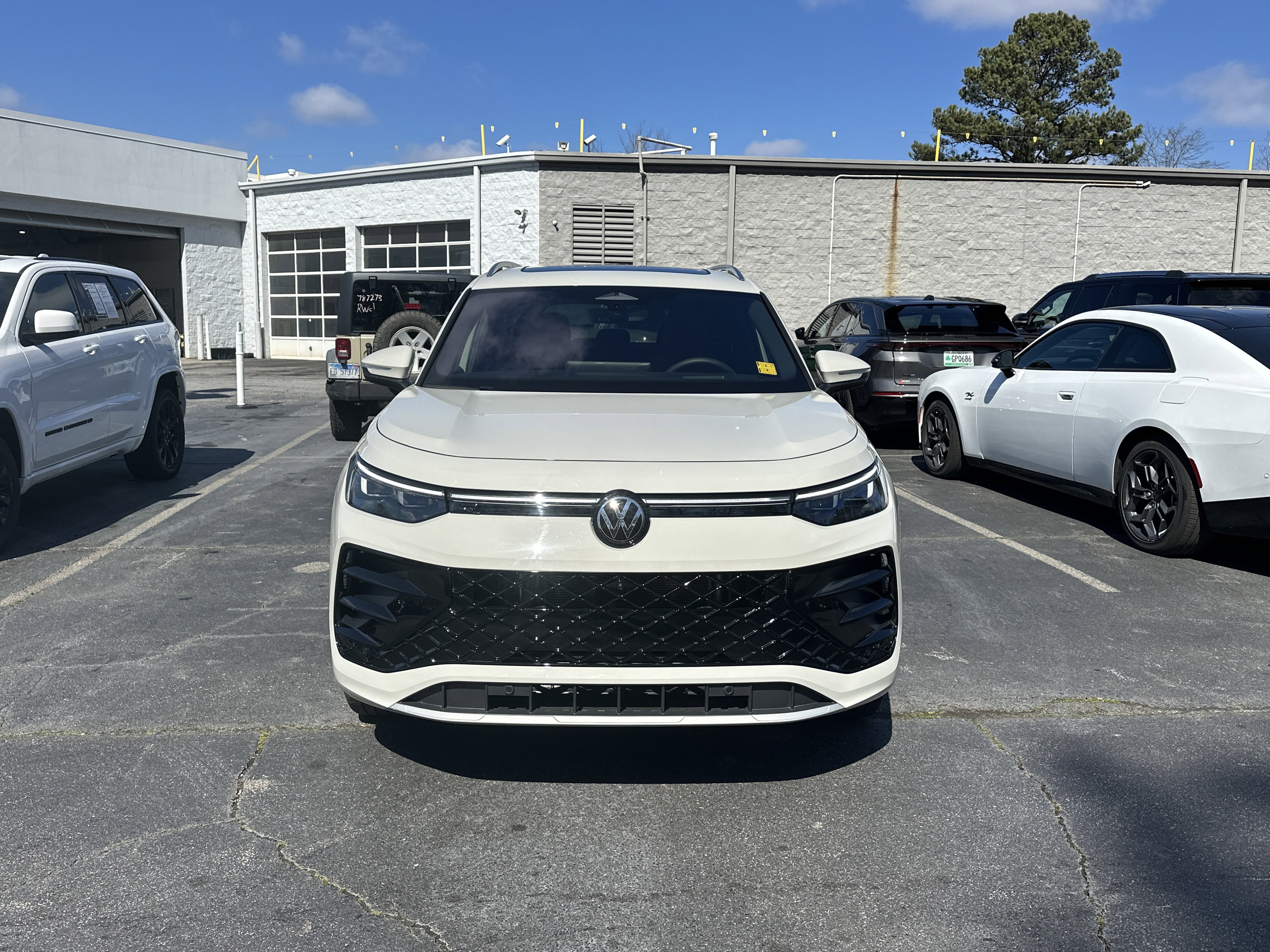 2025 Volkswagen Tiguan SEL R-Line