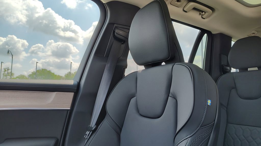 2026 Volvo Xc90 B6 Plus