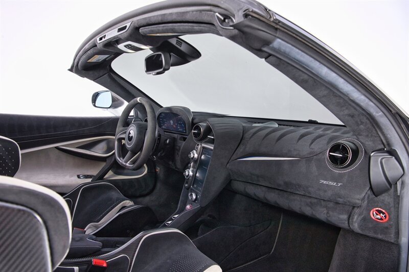 Used 2022 McLaren 765LT photo 36