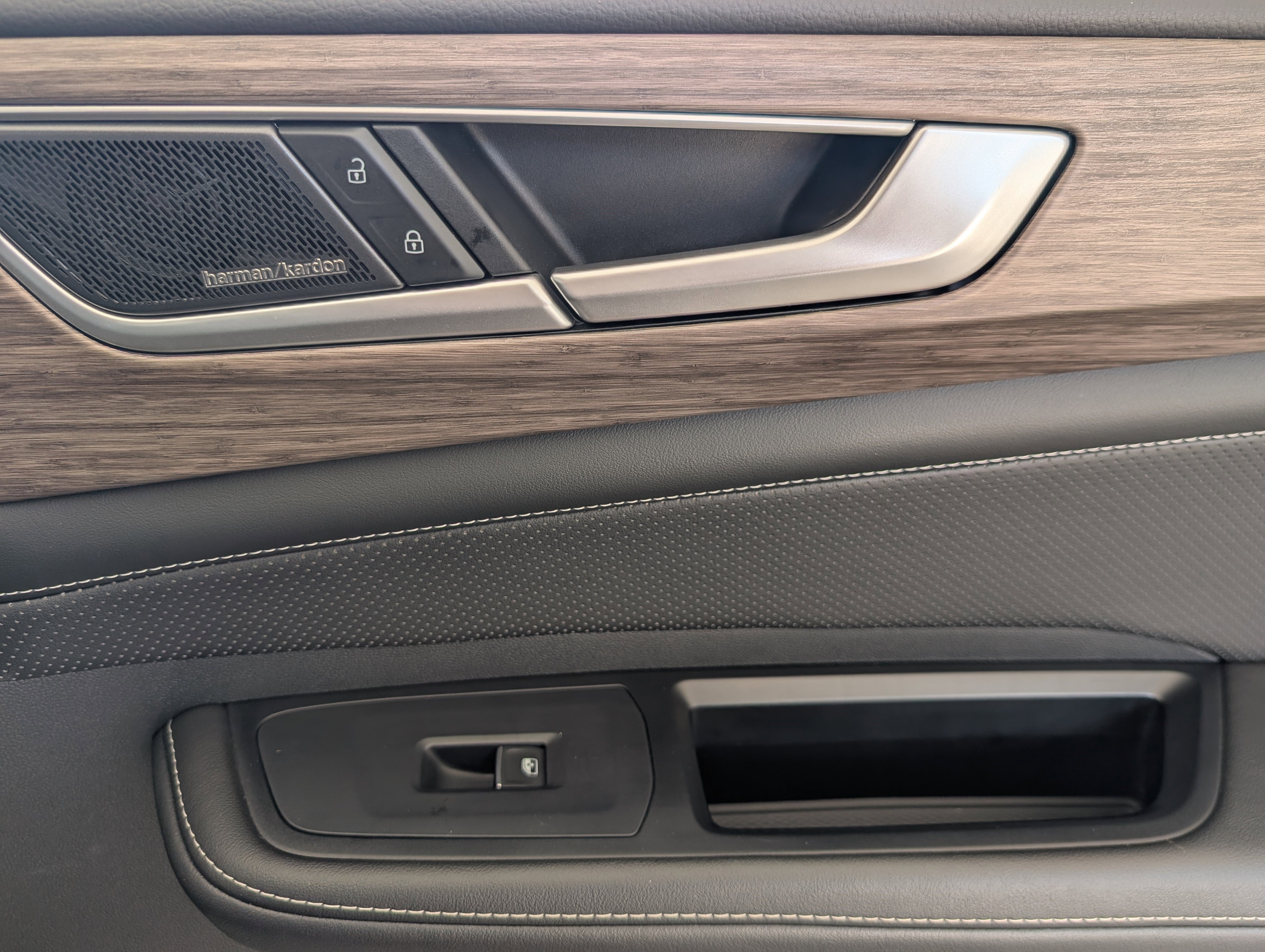 2024 Volkswagen Atlas SEL Premium R-Line