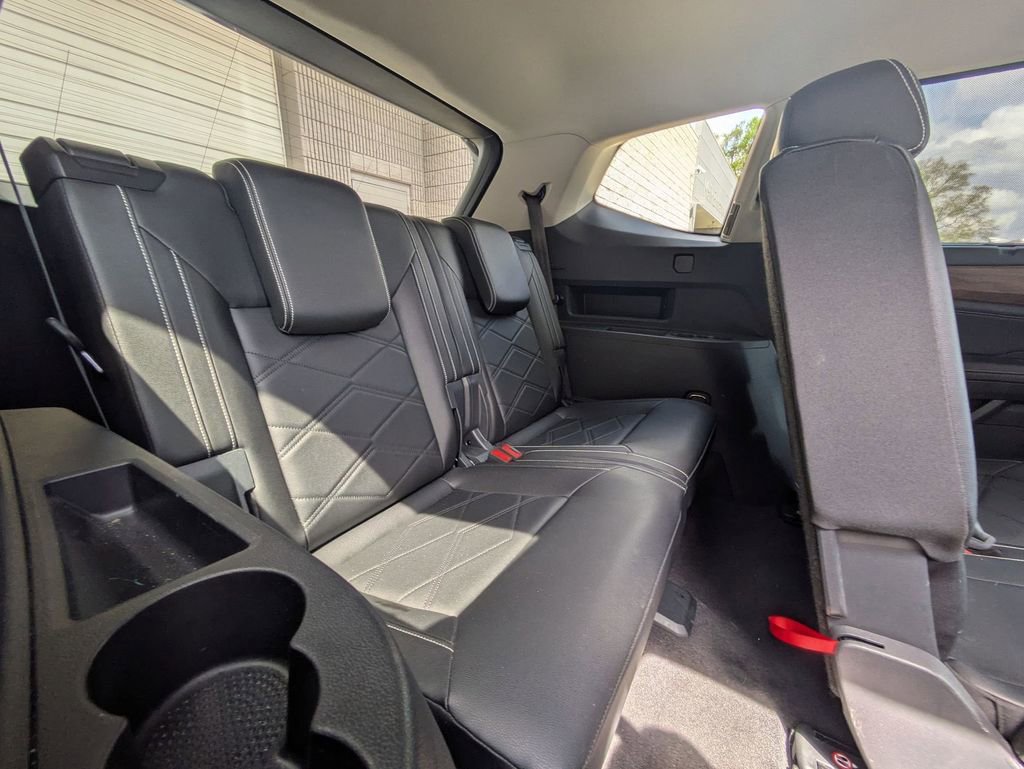 2025 Volkswagen Atlas SE