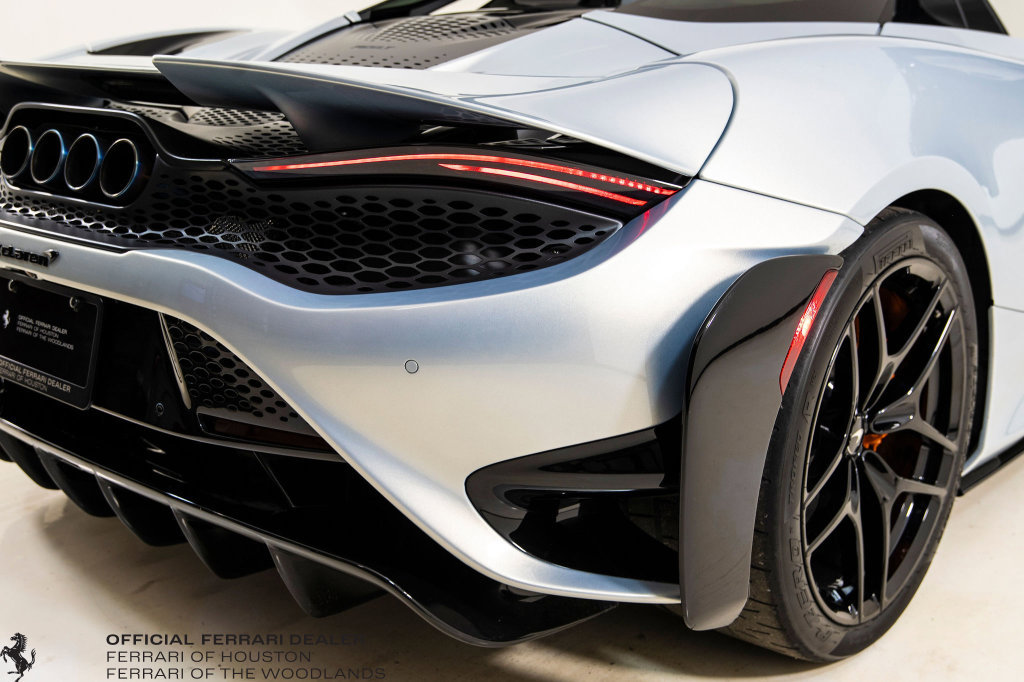 Used 2022 McLaren 765LT photo 37