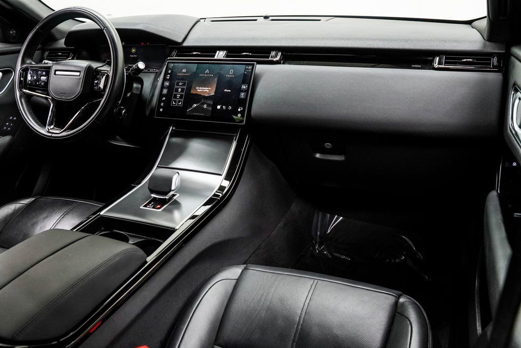 2025 Land Rover Range Rover Velar Dynamic SE