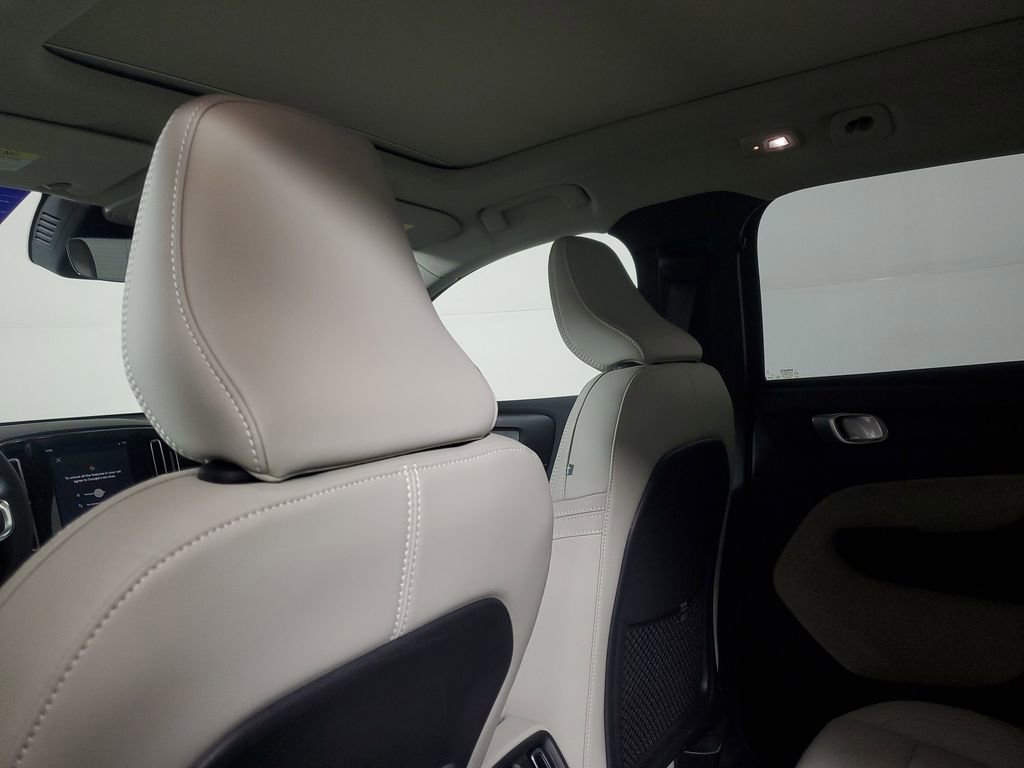 2026 Volvo Xc40 B5 Plus