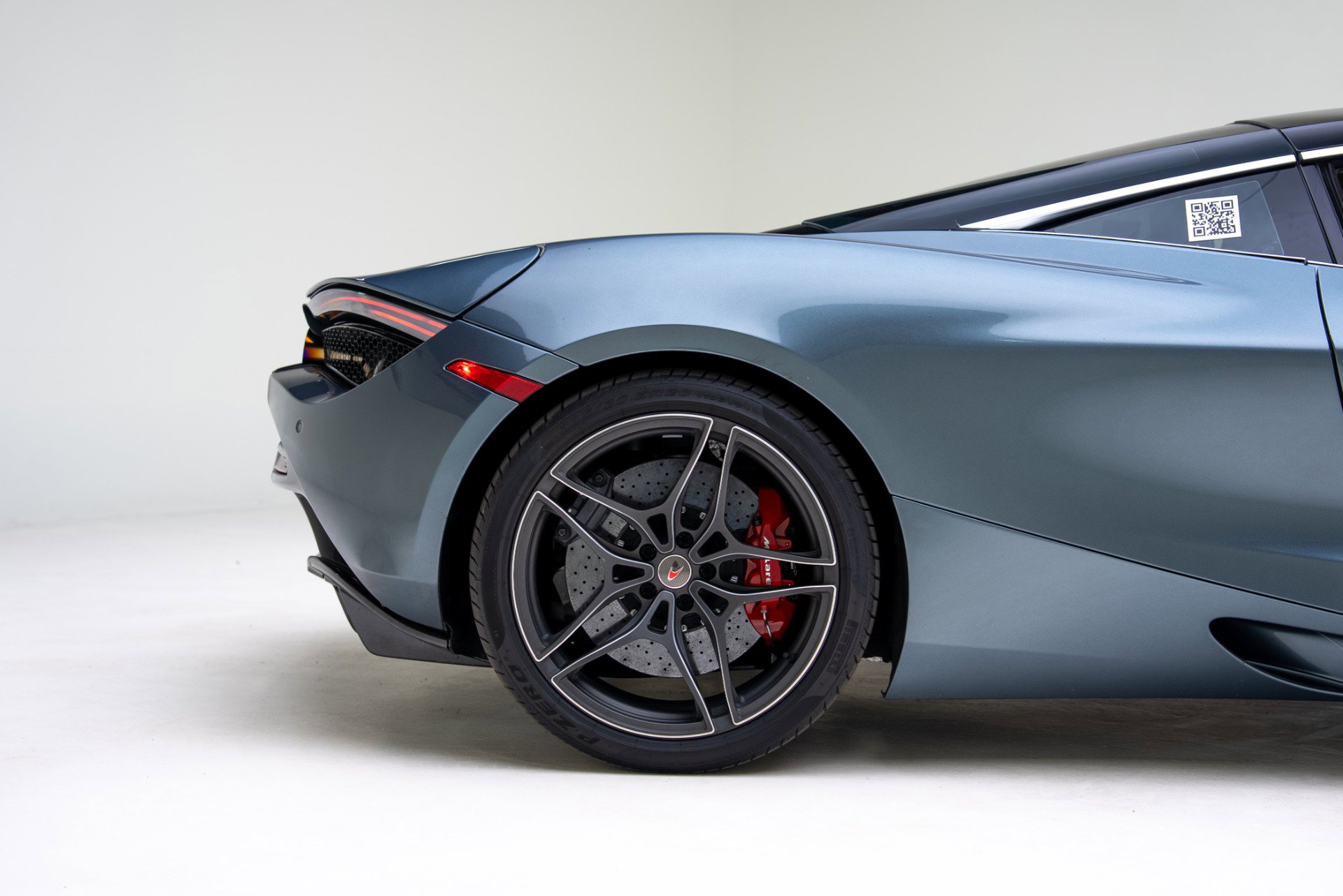 Used 2018 McLaren 720S Luxury photo 21