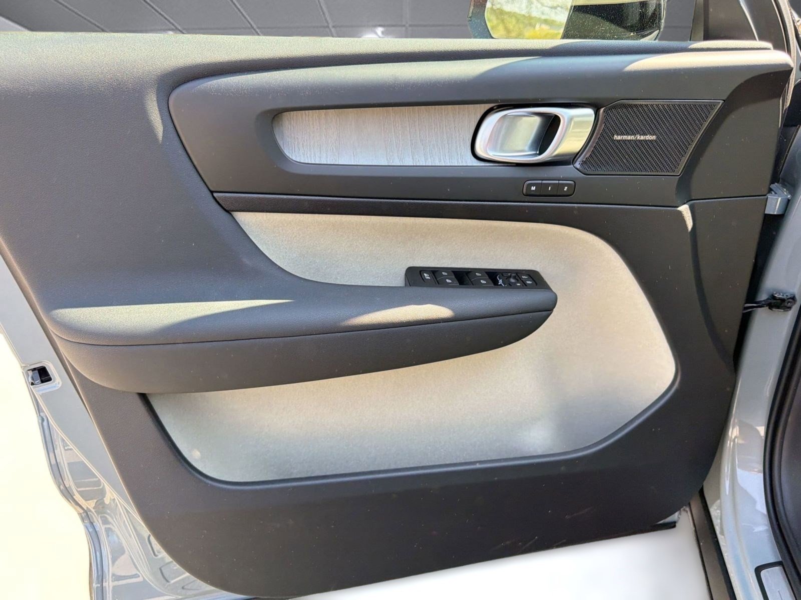 2026 Volvo Xc40 B5 Ultra