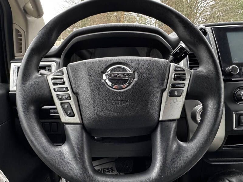 2021 Nissan Titan SV