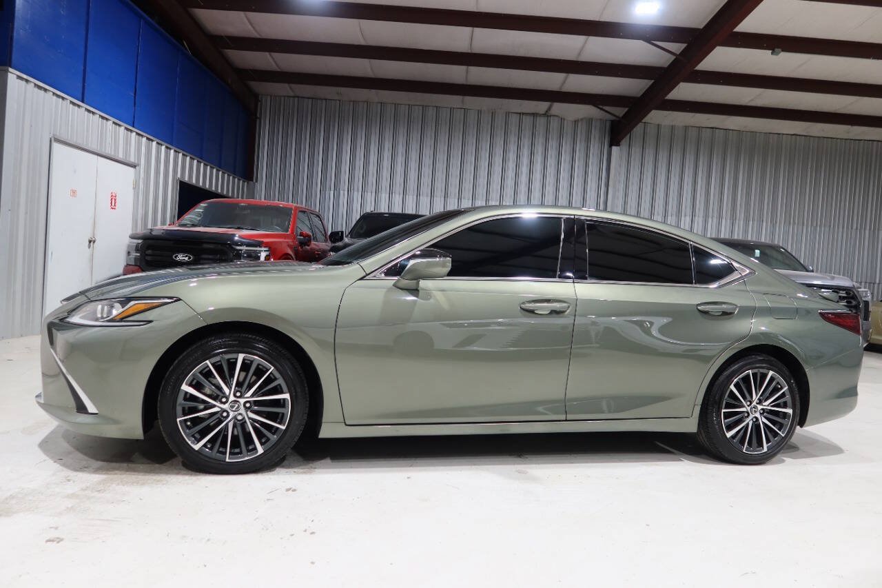 Used 2025 Lexus ES 300h w/ Premium Package