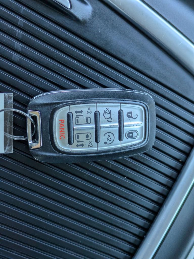 2022 Chrysler Pacifica Touring-L