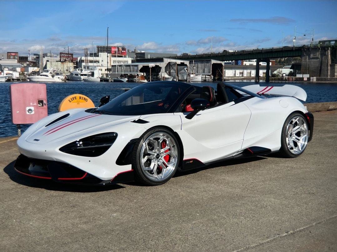 Used 2022 McLaren 765LT photo 4