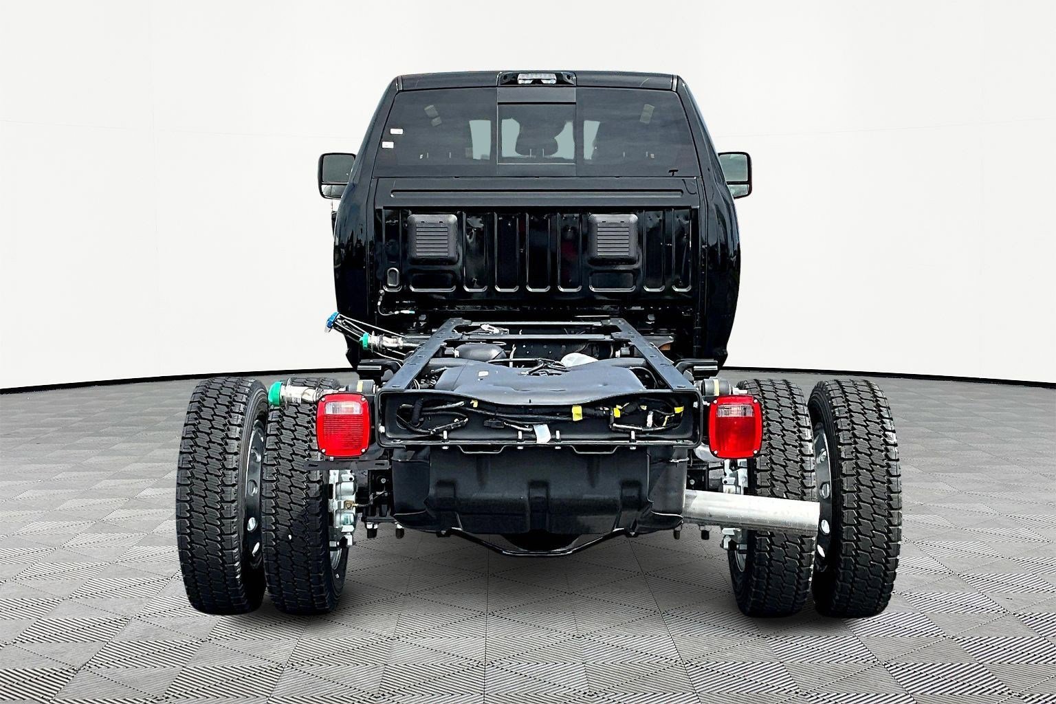 2026 RAM 4500 4x4 Crew Cab DRW