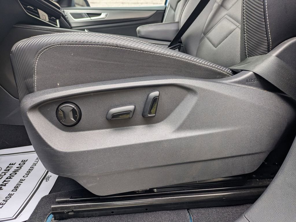 2025 Volkswagen Atlas Cross Sport SE