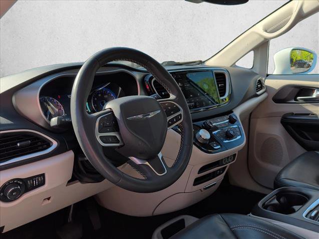 2022 Chrysler Pacifica Touring-L