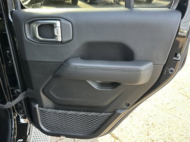 2023 Jeep Wrangler Altitude