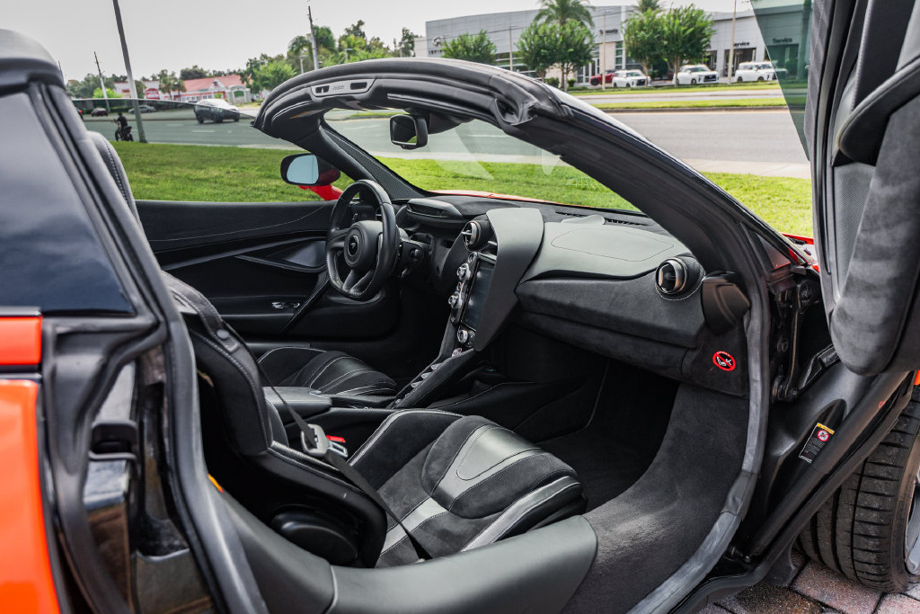 Used 2021 McLaren 720S Performance photo 34