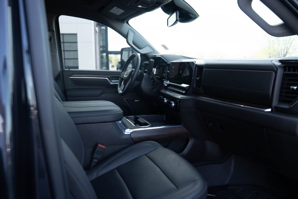 2025 GMC Sierra 3500 SLT