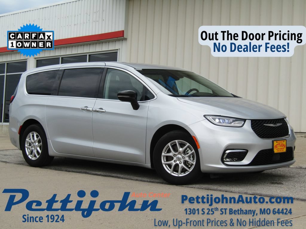 Used 2024 Chrysler Pacifica Touring-L