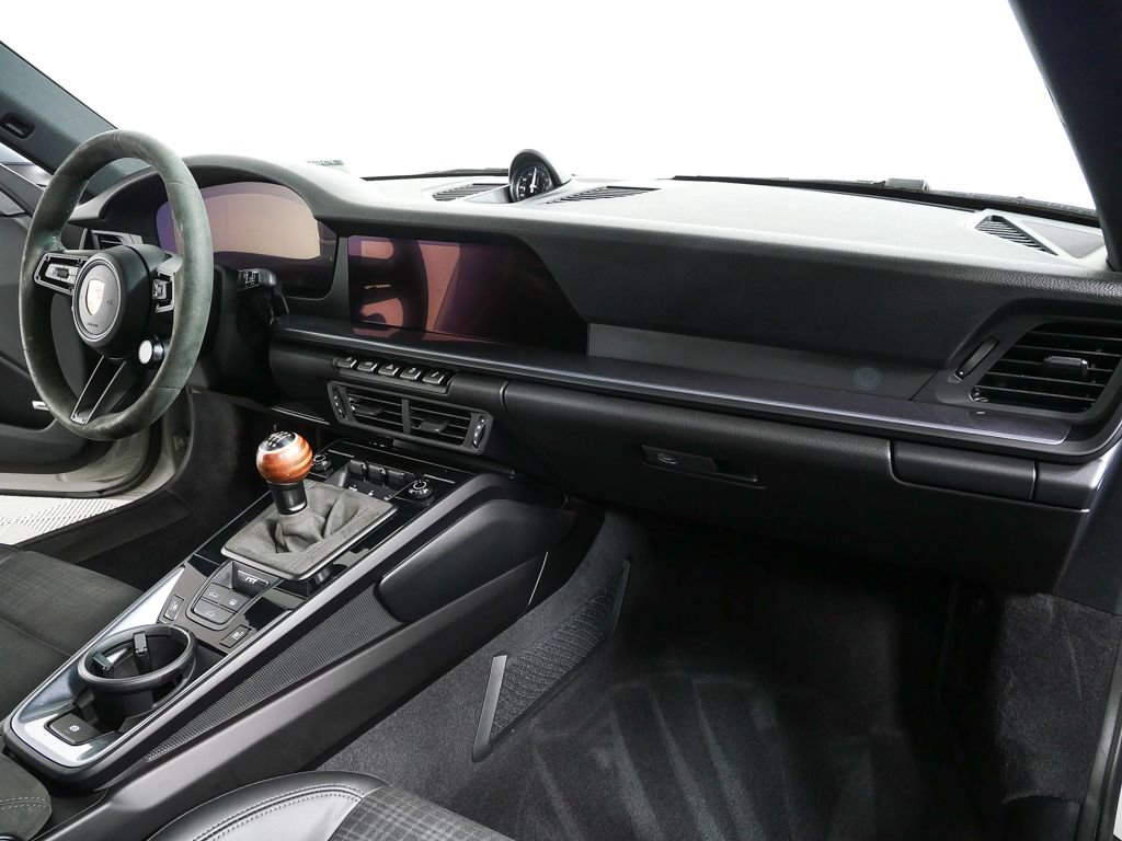 2025 Porsche 911 Carrera