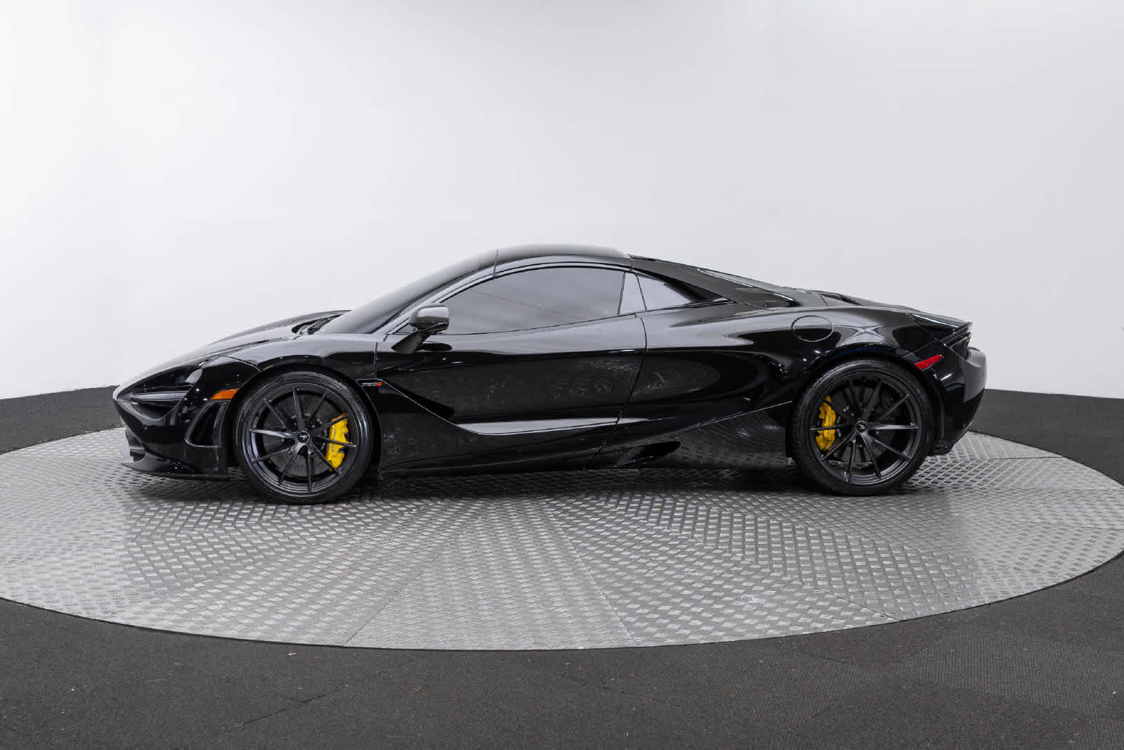 Used 2022 McLaren 720S Spider photo 47
