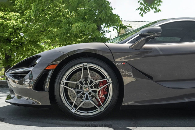 Used 2018 McLaren 720S Luxury photo 4