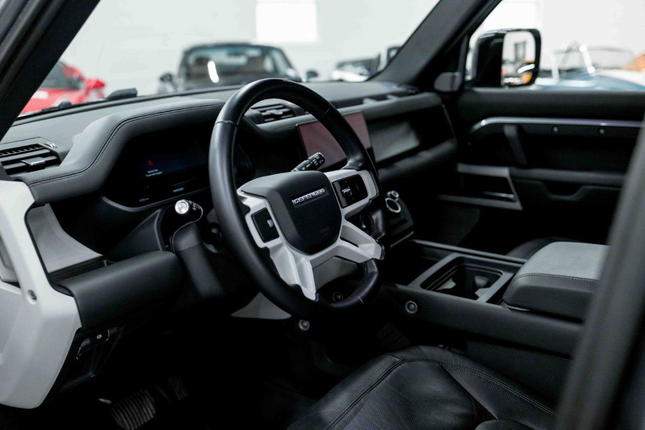 2023 Land Rover Defender 130 SE