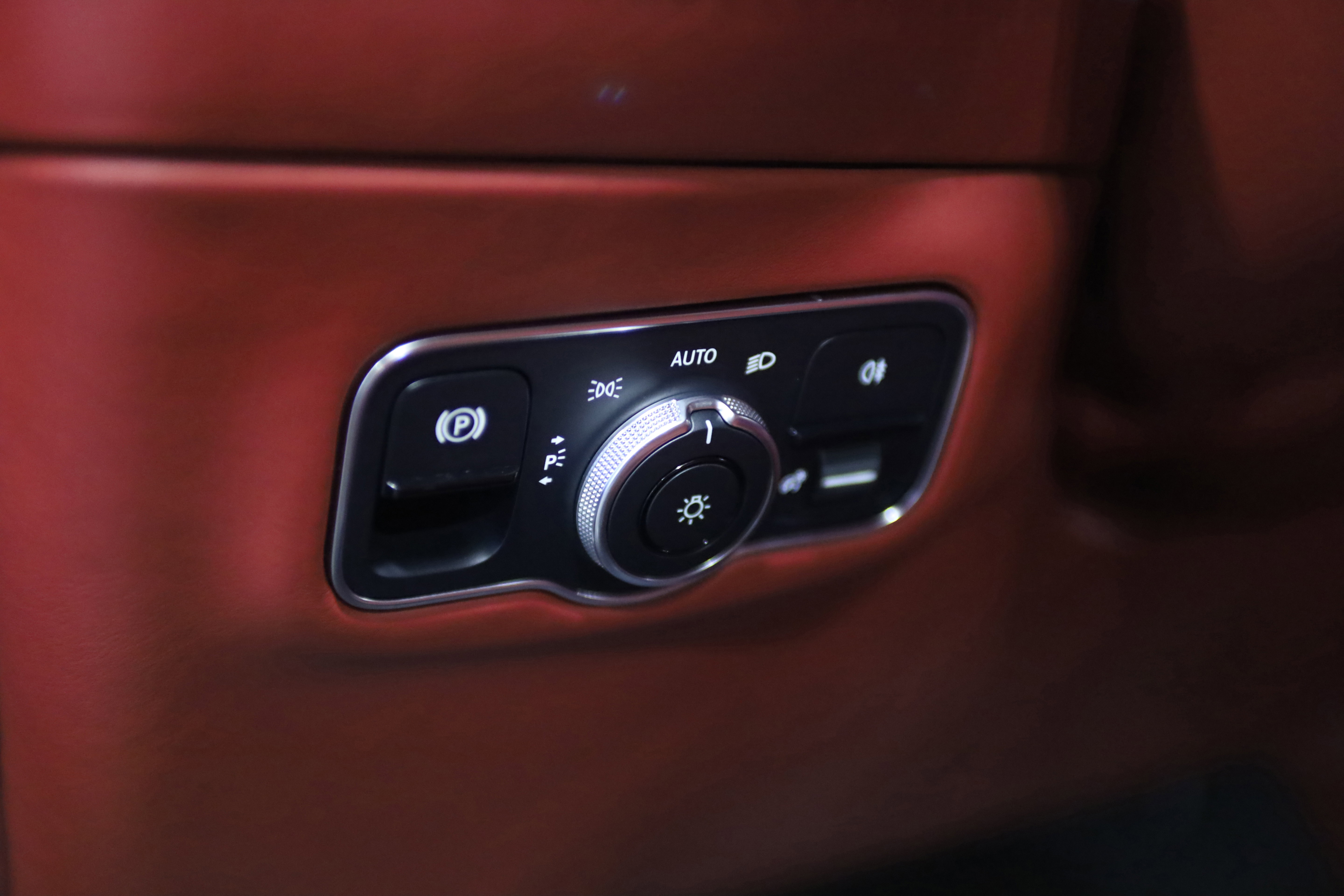 2023 Aston Martin DBX 707