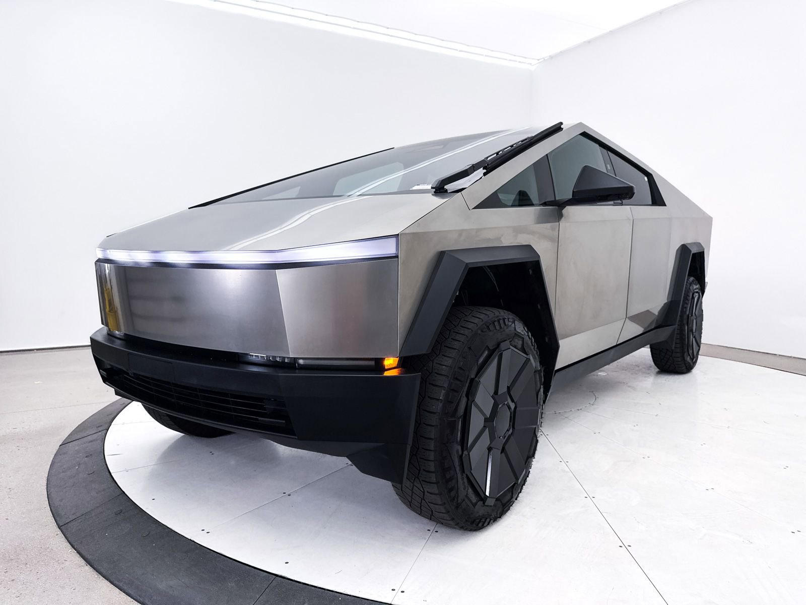 2024 Tesla Cybertruck AWD Crew Cab