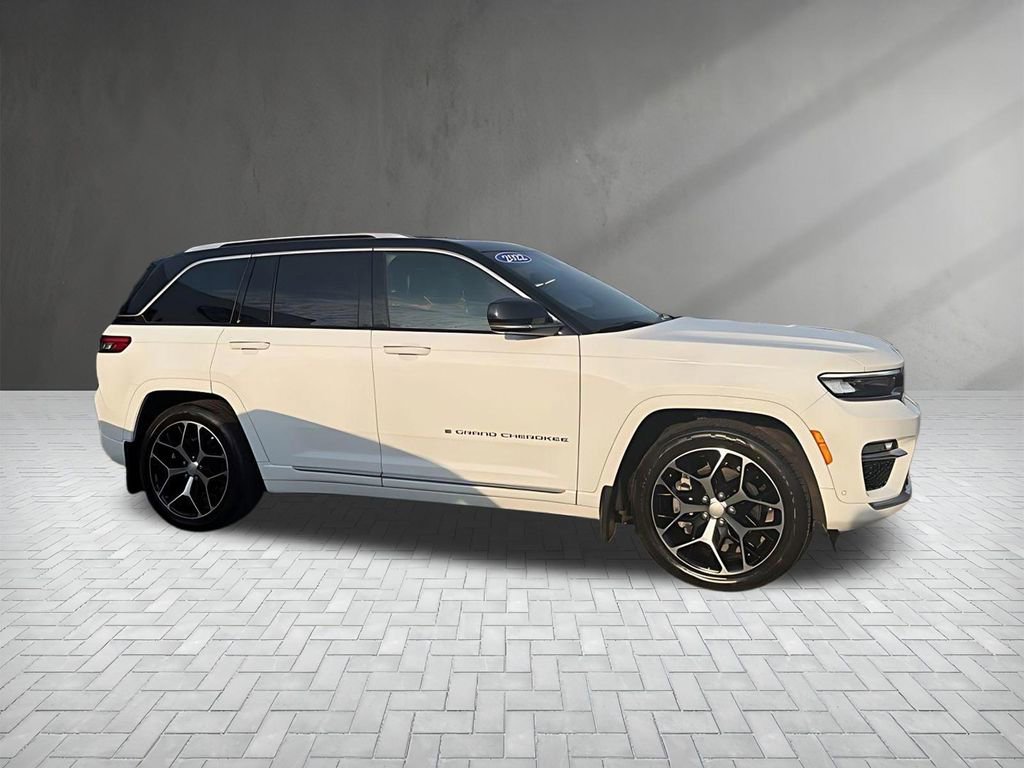 2022 Jeep Grand Cherokee Summit