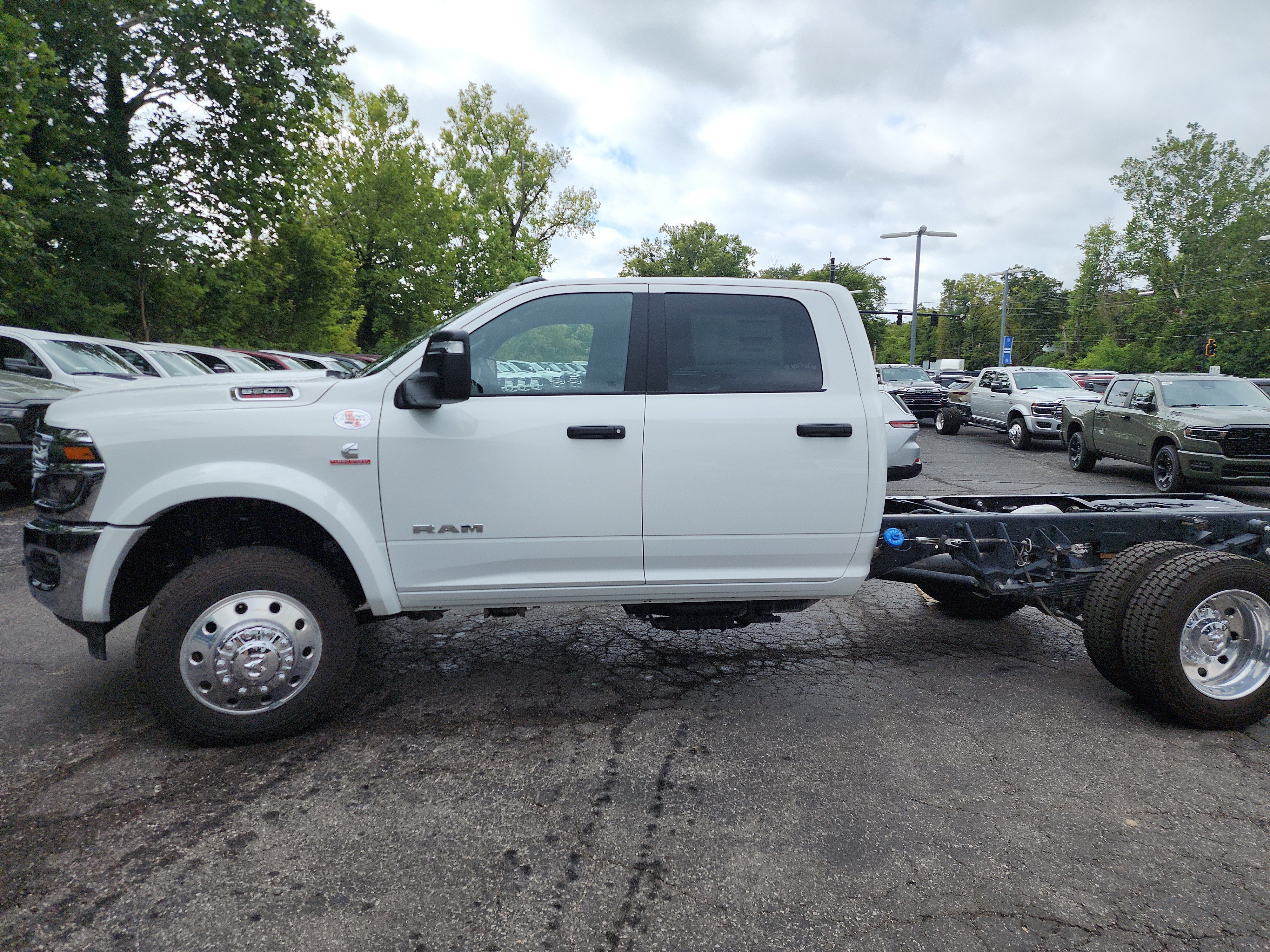 2026 RAM 5500 4x4 Crew Cab
