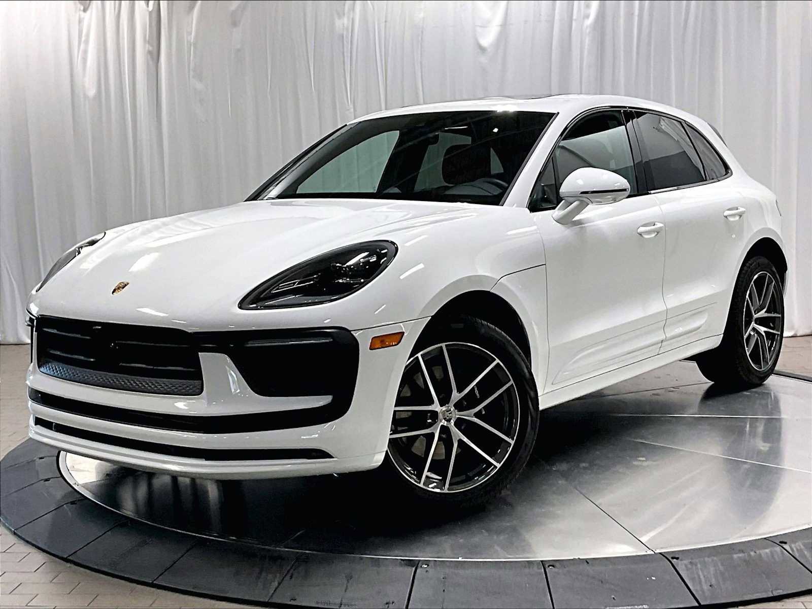 2025 Porsche Macan Base