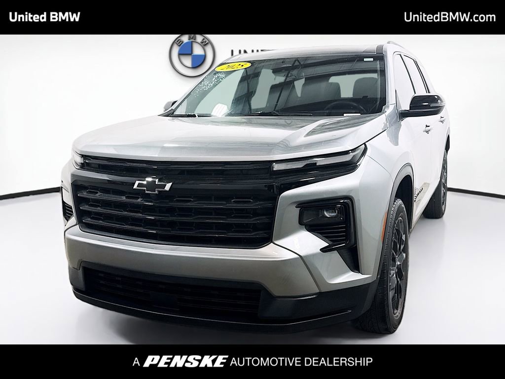 2025 Chevrolet Traverse LT