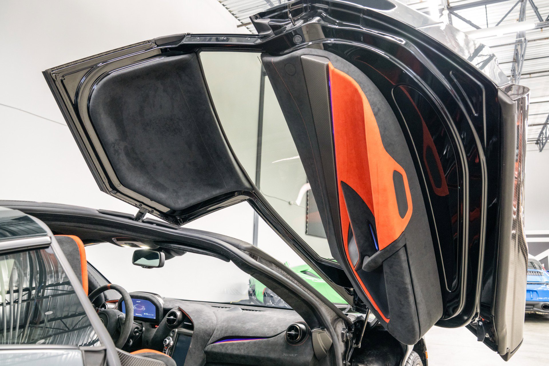 Used 2021 McLaren 765LT photo 32