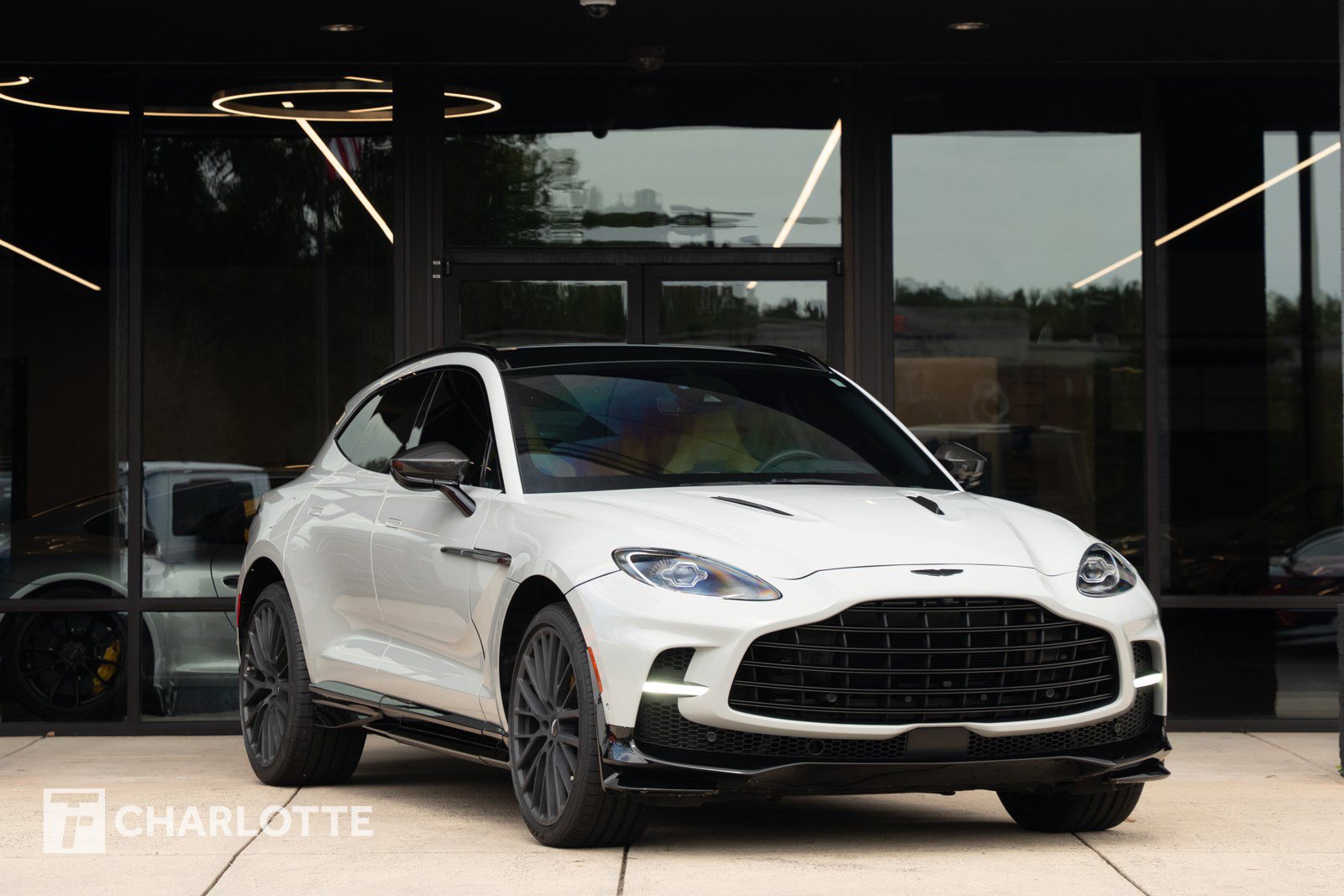 2023 Aston Martin DBX 707