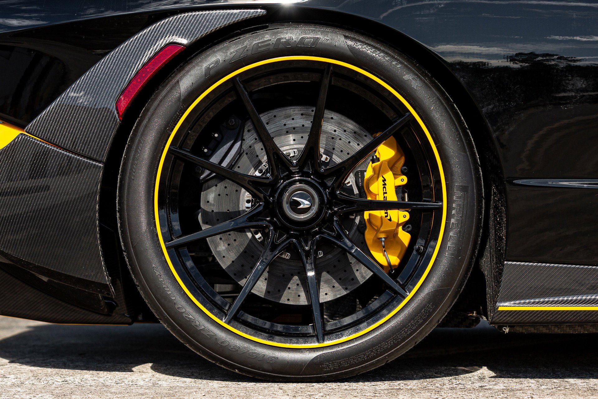 Used 2019 McLaren Senna photo 42