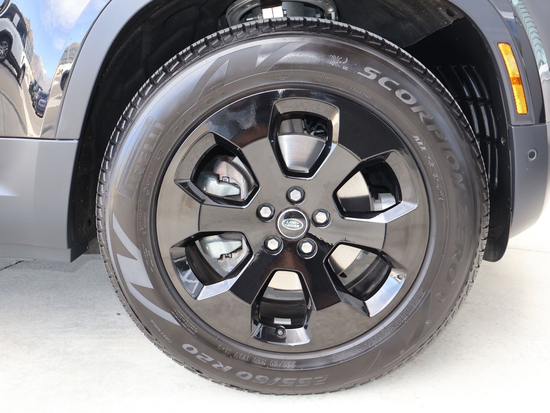 2025 Land Rover Defender 110 S