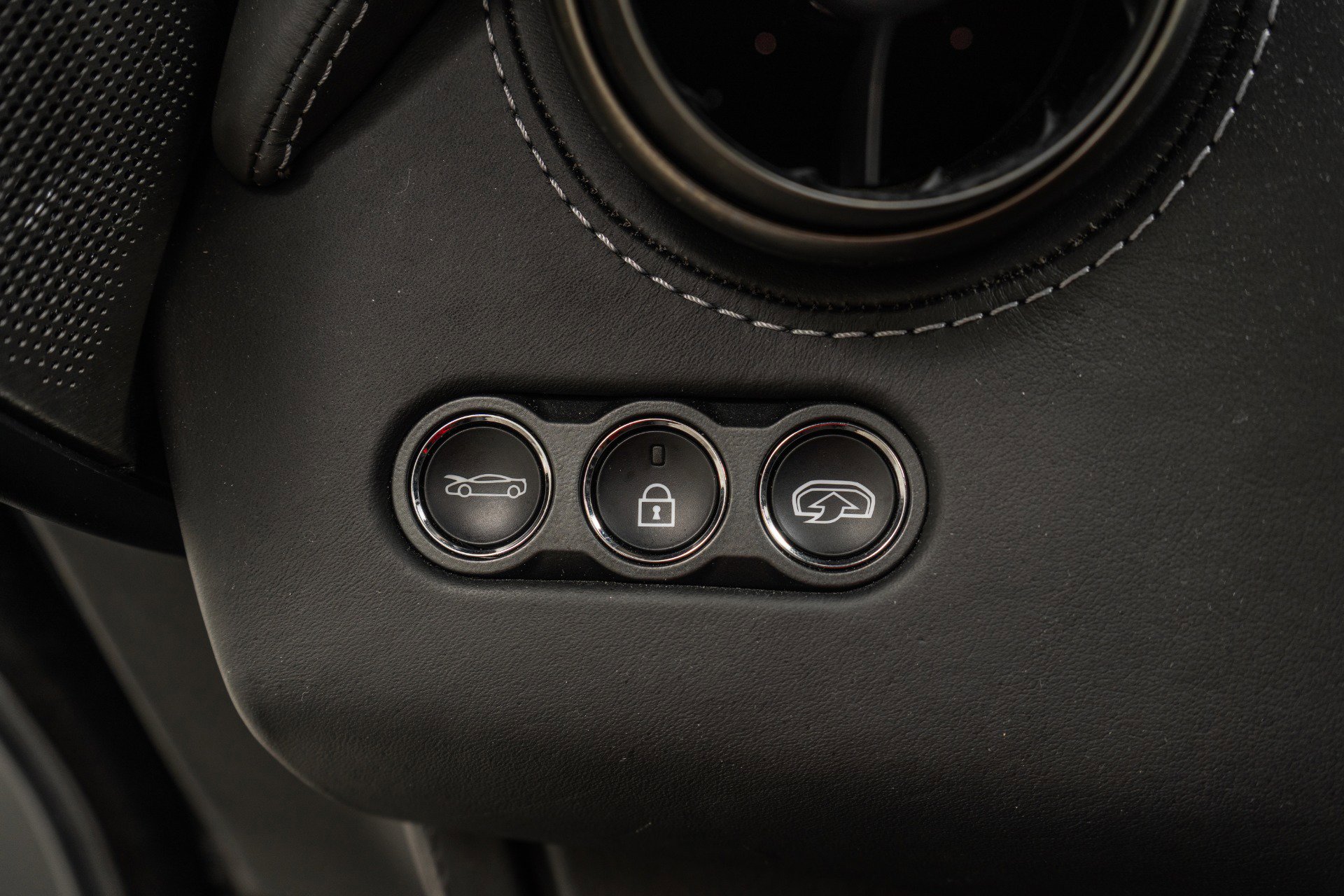 Used 2019 McLaren 720S Luxury photo 28