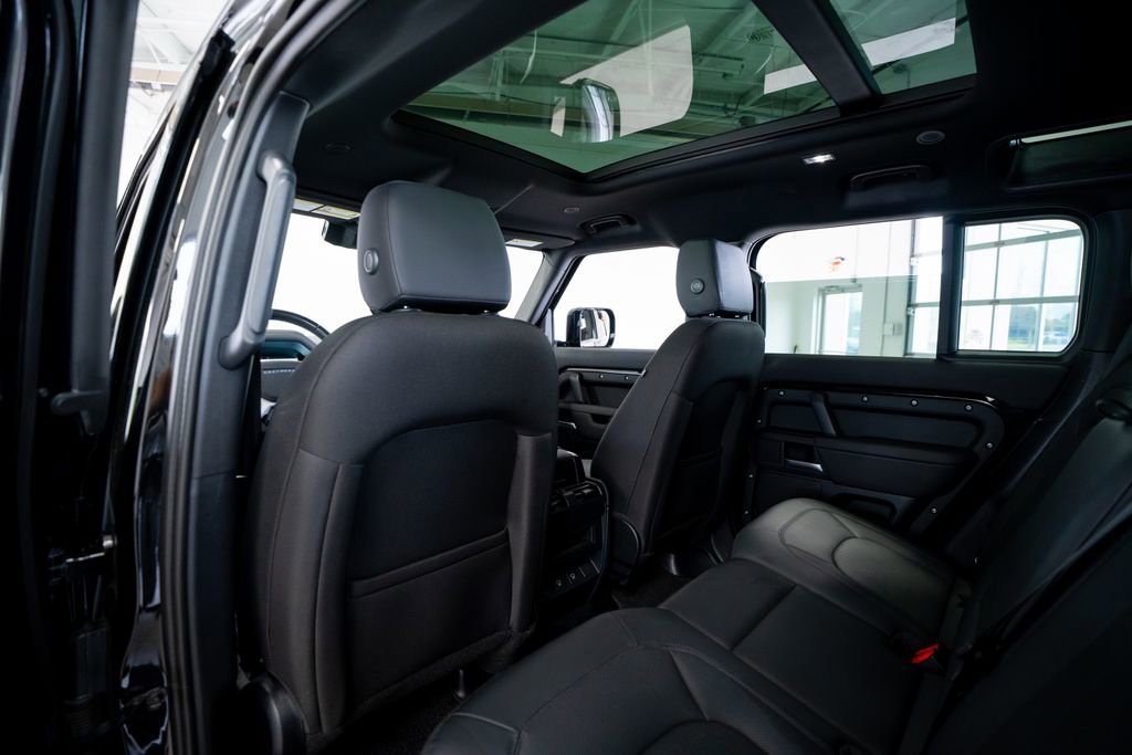 2025 Land Rover Defender 110 S