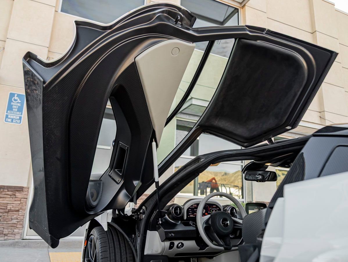 Used 2019 McLaren Senna photo 20
