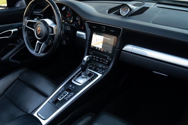 2019 Porsche 911 Carrera